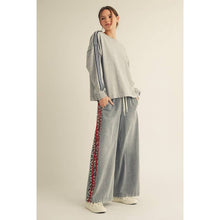 Load image into Gallery viewer, Stripe Comfy Sweatshirt