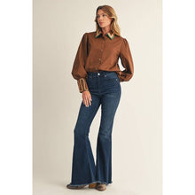 Load image into Gallery viewer, STYLE USA - Embroidery Accent Shirt