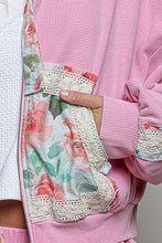 Load image into Gallery viewer, Double Gauze Front Pocket Printed Thermal Hooded Jacket