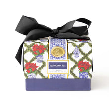 Load image into Gallery viewer, 8 Oak Lane - Cinnamon Fig 3-Wick Soy Candle in Printed Gift Box