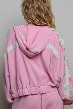 Load image into Gallery viewer, Double Gauze Front Pocket Printed Thermal Hooded Jacket