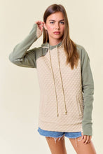 Load image into Gallery viewer, Quilted Knit Layer Hood Sweatshirt W/ Thumb hole