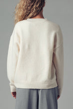 Load image into Gallery viewer, Heart Appliqué Knit Sweater