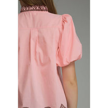 Load image into Gallery viewer, STYLE USA - Solid short puff sleeve top