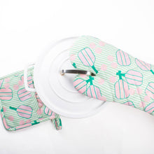 Load image into Gallery viewer, Pickleball Stripe Oven Mitt Set