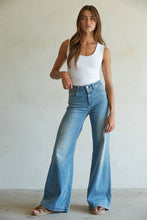 Load image into Gallery viewer, By Together - S1187N | Double Layered Seamless Top: Cream / SM