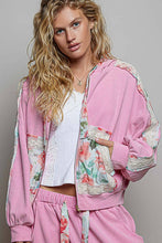 Load image into Gallery viewer, Double Gauze Front Pocket Printed Thermal Hooded Jacket