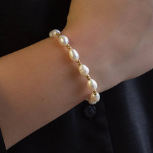 Load image into Gallery viewer, Lenny &amp; Eva - Tarnish Resistant Pearl &amp; Gold Duo Beaded Stretch Bracelet