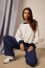 Load image into Gallery viewer, Contrast Stitch Sweatshirt - White