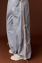 Load image into Gallery viewer, ATHLETIC STRIPED ELASTIC PANTS W/ BOWS - Charcoal