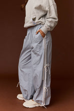 Load image into Gallery viewer, ATHLETIC STRIPED ELASTIC PANTS W/ BOWS - Charcoal