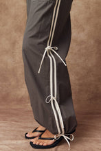 Load image into Gallery viewer, ATHLETIC STRIPED ELASTIC PANTS W/ BOWS - Charcoal