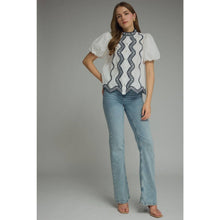Load image into Gallery viewer, STYLE USA - Solid short puff sleeve top